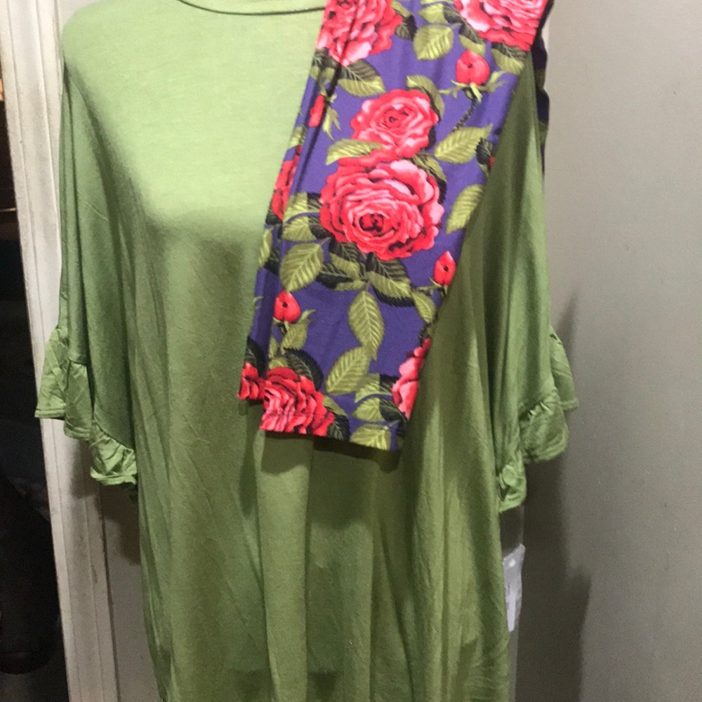 Lularoe 2X Dahl Top with TC Print Leggings